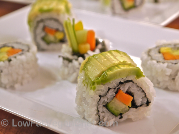 How To Make A Vegan Dragon Roll Sushi Roll (Uramaki) With Photos!
