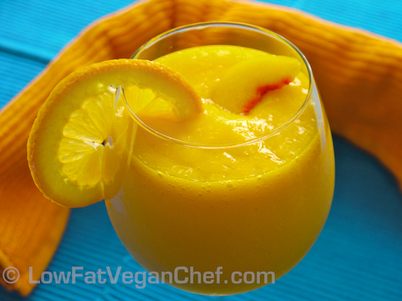 80/10/10 Recipe: Mellow Yellow Summer Smoothie With Mangoes, Peaches, Oranges and Banana
