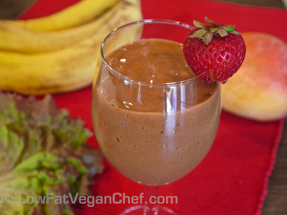 80/10/10 Recipe: Raw Vegan Strawberry Banana Green Smoothie